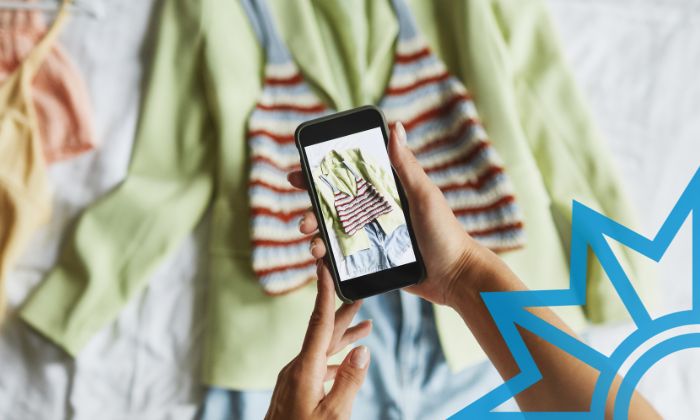 Fakes News zu Anzeigen mit Kinderhandel Jemand fotografiert eine Outfit, um es über eine Second-Hand-Verkaufsplattform zu verkaufen.